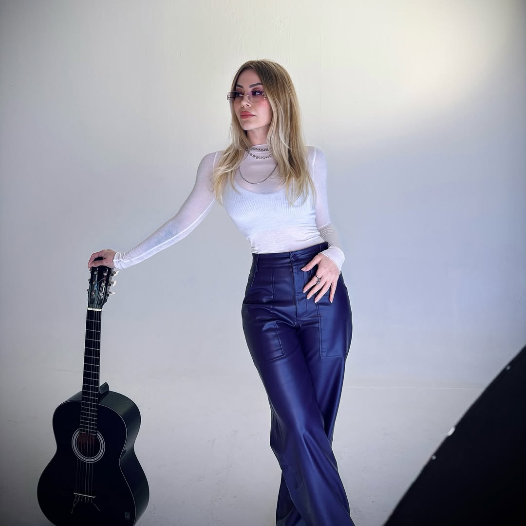 Kübra Karen Editorial 2